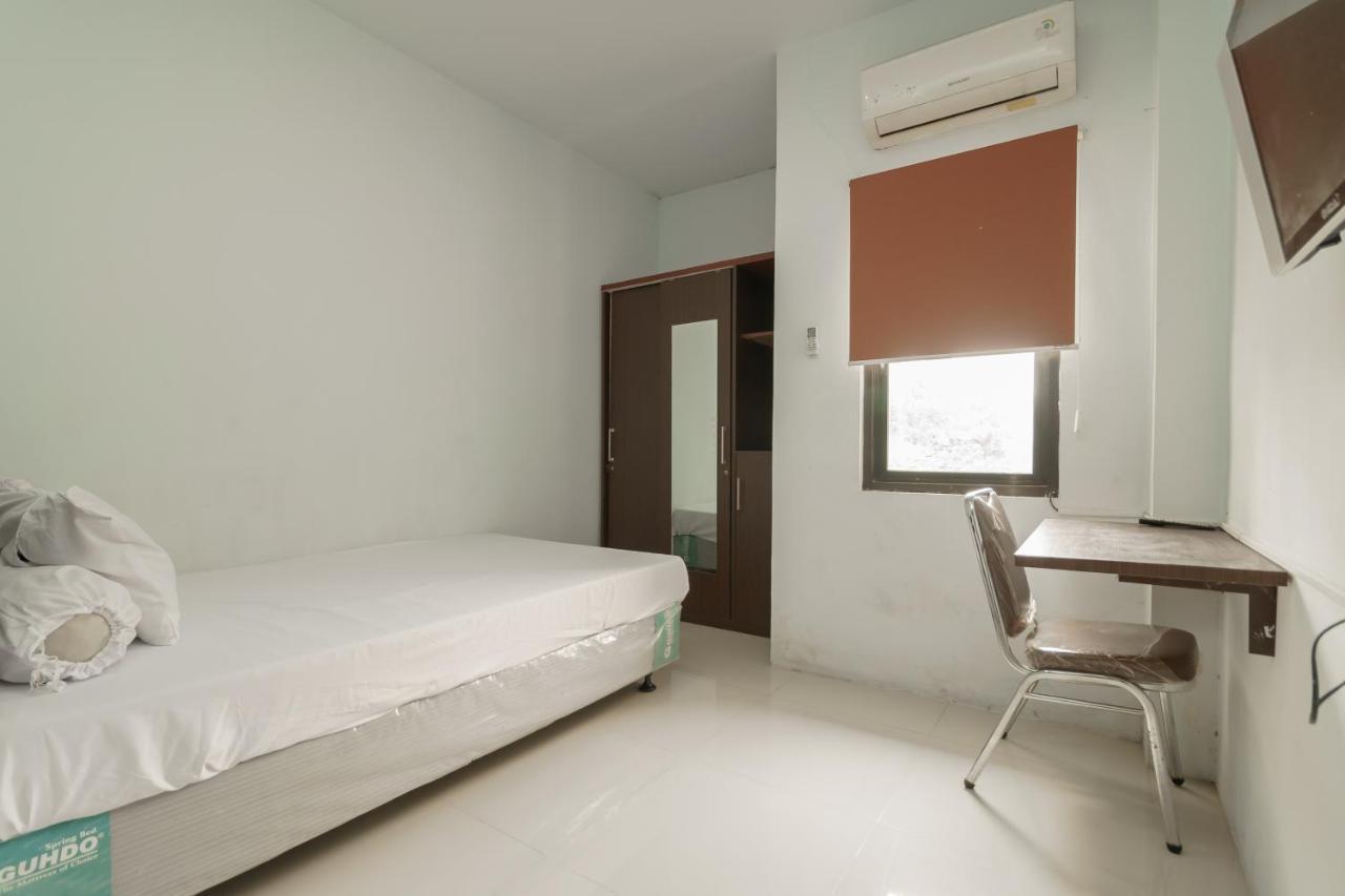 Koolkost Syariah Near Kampus Utama Universitas Budi Luhur Mencil Экстерьер фото